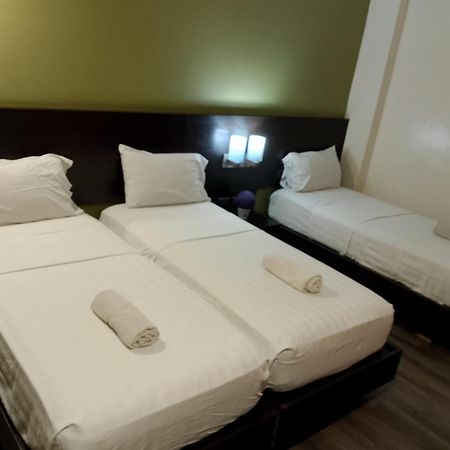 Makati Boutique Hotel Near Naia Airport Terminal 3 Edsa Pasay Cbd Makati City Exterior photo