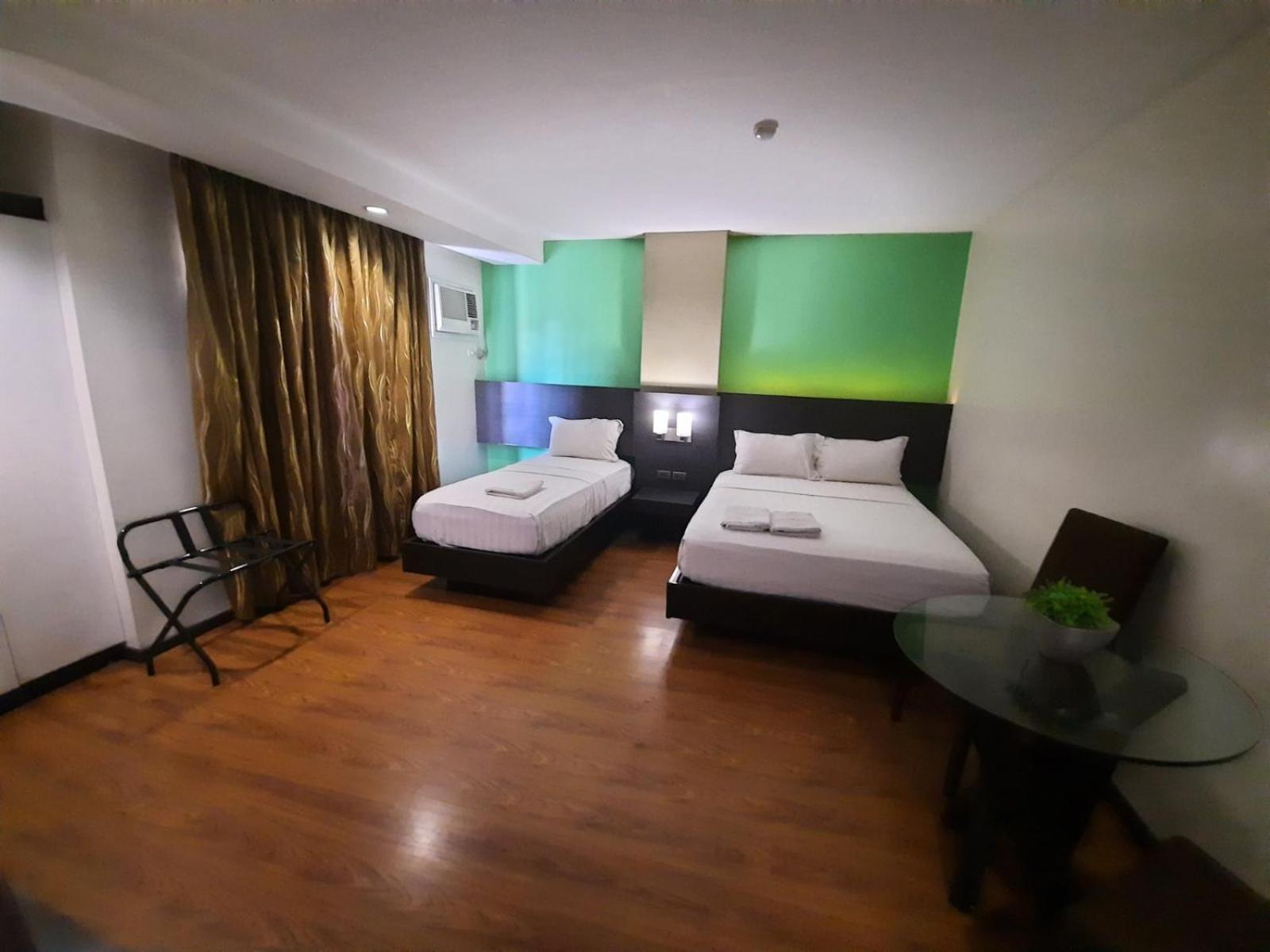 Makati Boutique Hotel Near Naia Airport Terminal 3 Edsa Pasay Cbd Makati City Exterior photo
