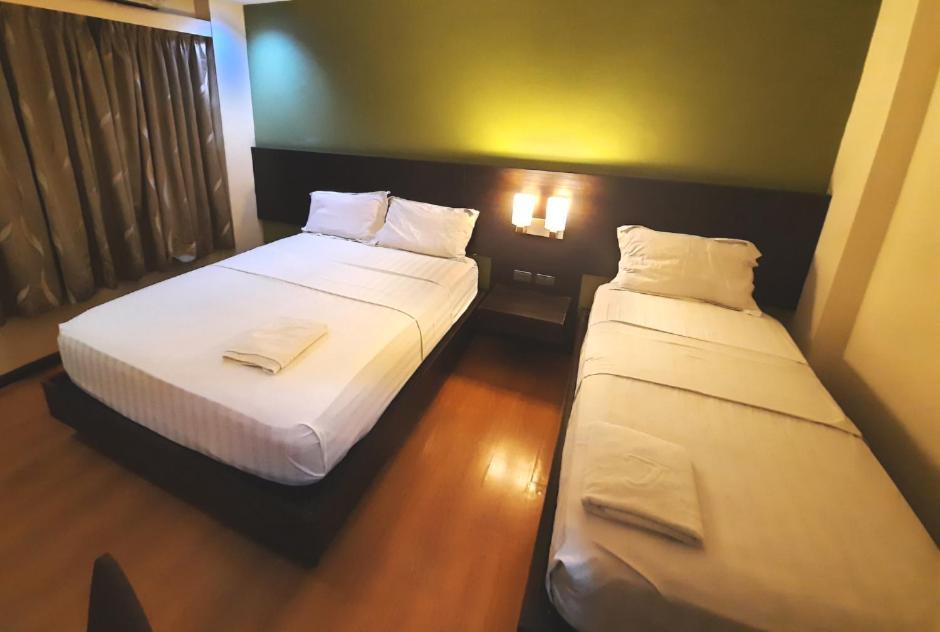 Makati Boutique Hotel Near Naia Airport Terminal 3 Edsa Pasay Cbd Makati City Exterior photo